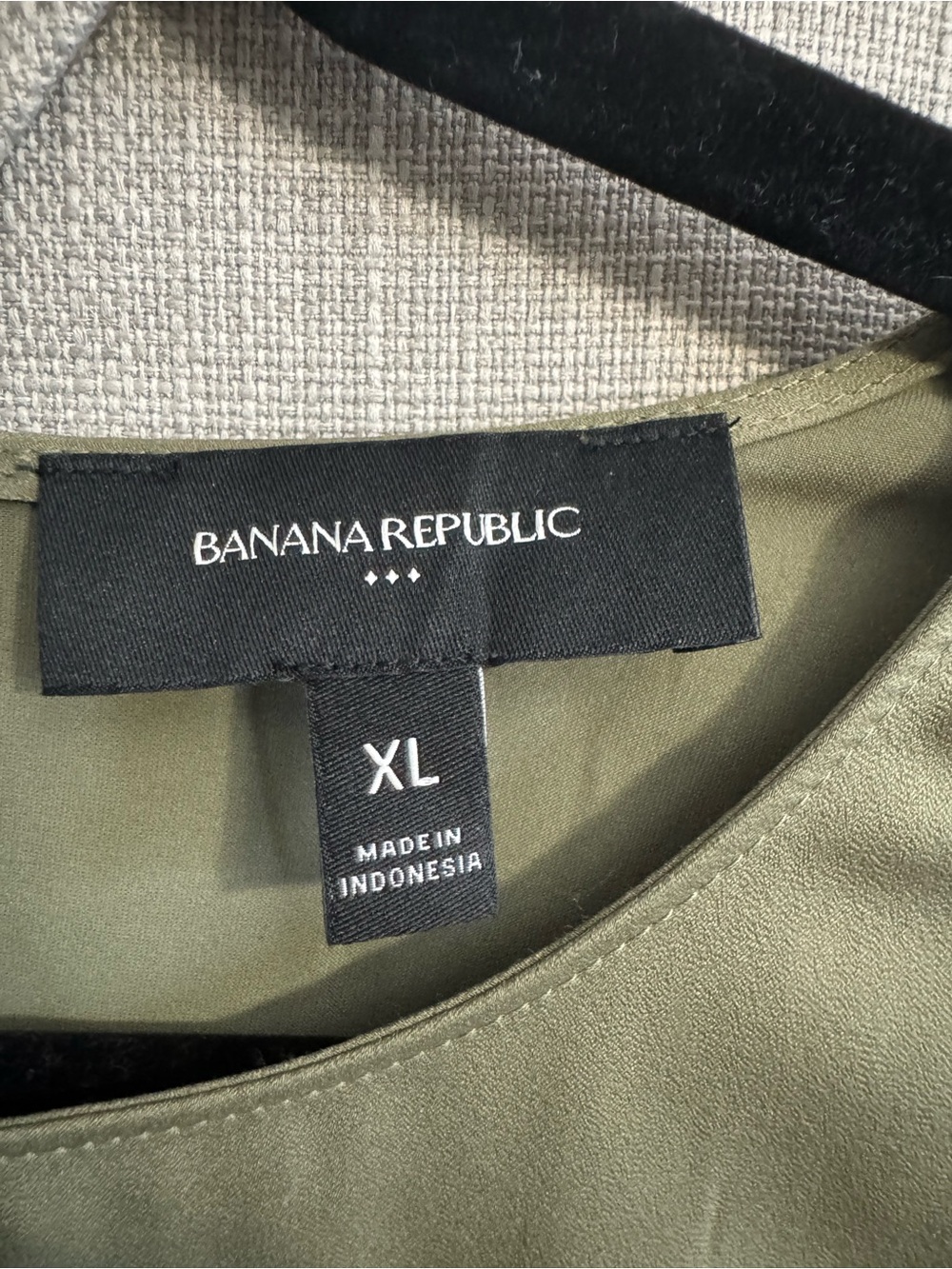 Banana Republic Olive Green Sleeveless Satin Shell Top - Picture 2 of 4